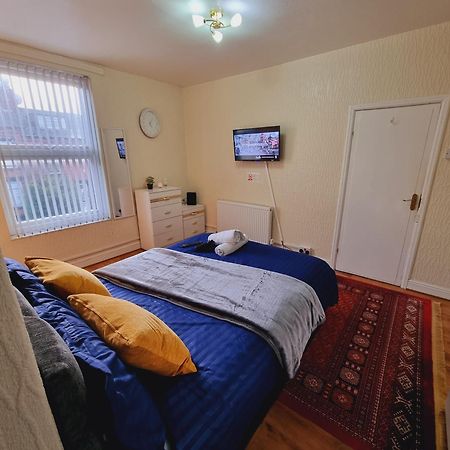 Hotel Bright Sunny, Double Bed With Garden, Tv And Wi-Fi Leeds  Exterior foto