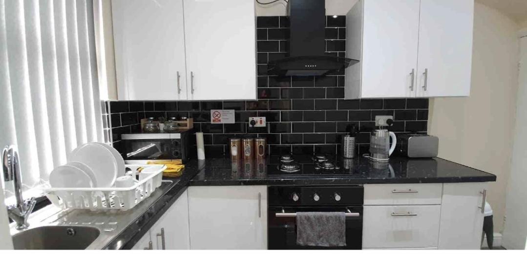 Hotel Bright Sunny, Double Bed With Garden, Tv And Wi-Fi Leeds  Exterior foto