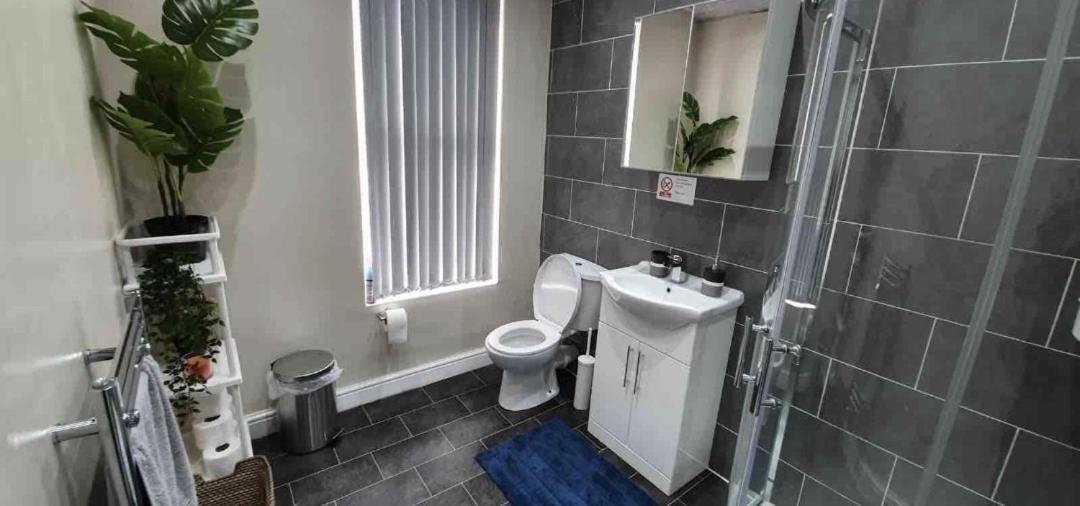 Hotel Bright Sunny, Double Bed With Garden, Tv And Wi-Fi Leeds  Exterior foto
