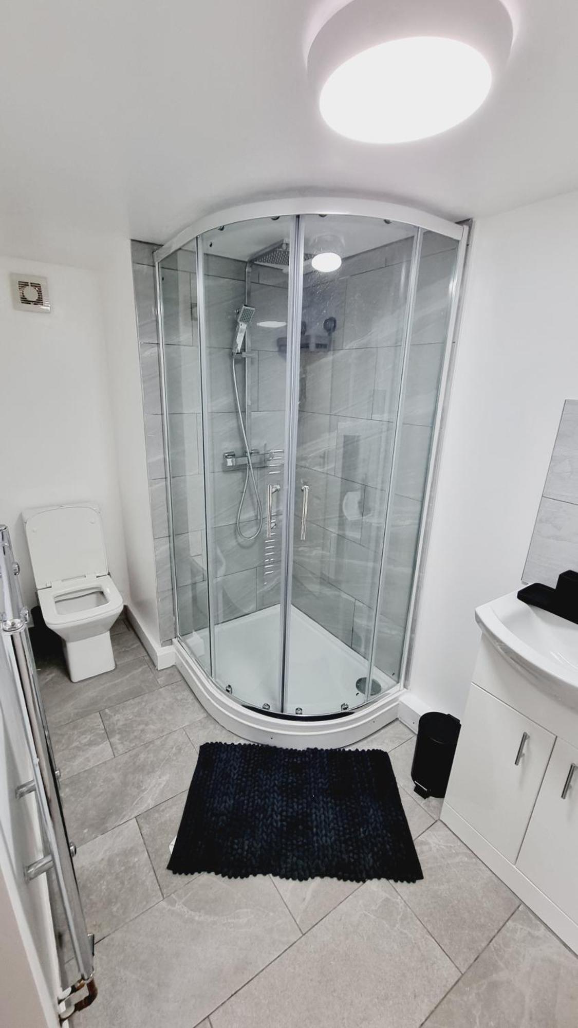 Hotel Bright Sunny, Double Bed With Garden, Tv And Wi-Fi Leeds  Exterior foto